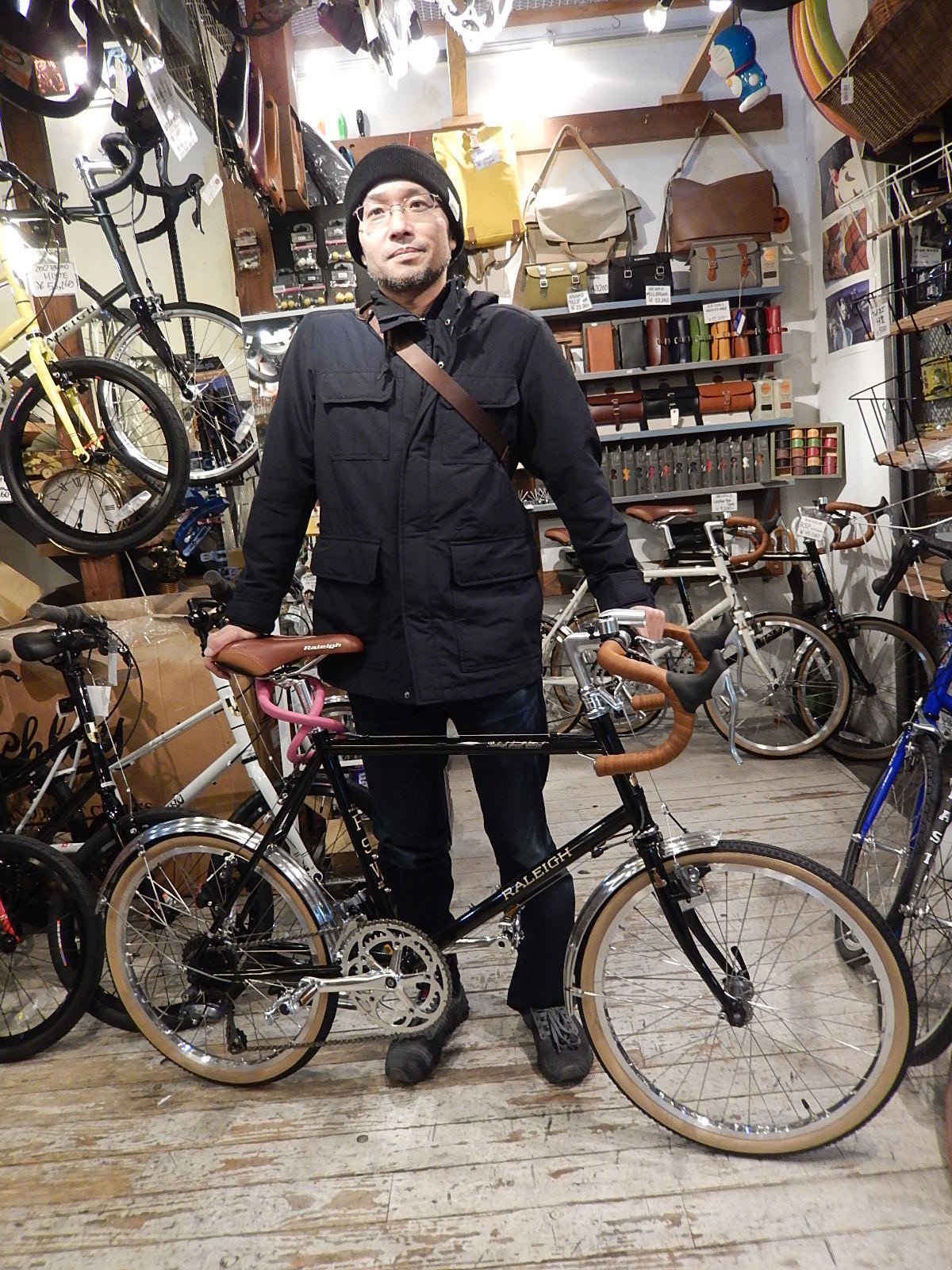 2月25日 渋谷 原宿 の自転車屋 FLAME bike前です_e0188759_18401471.jpg