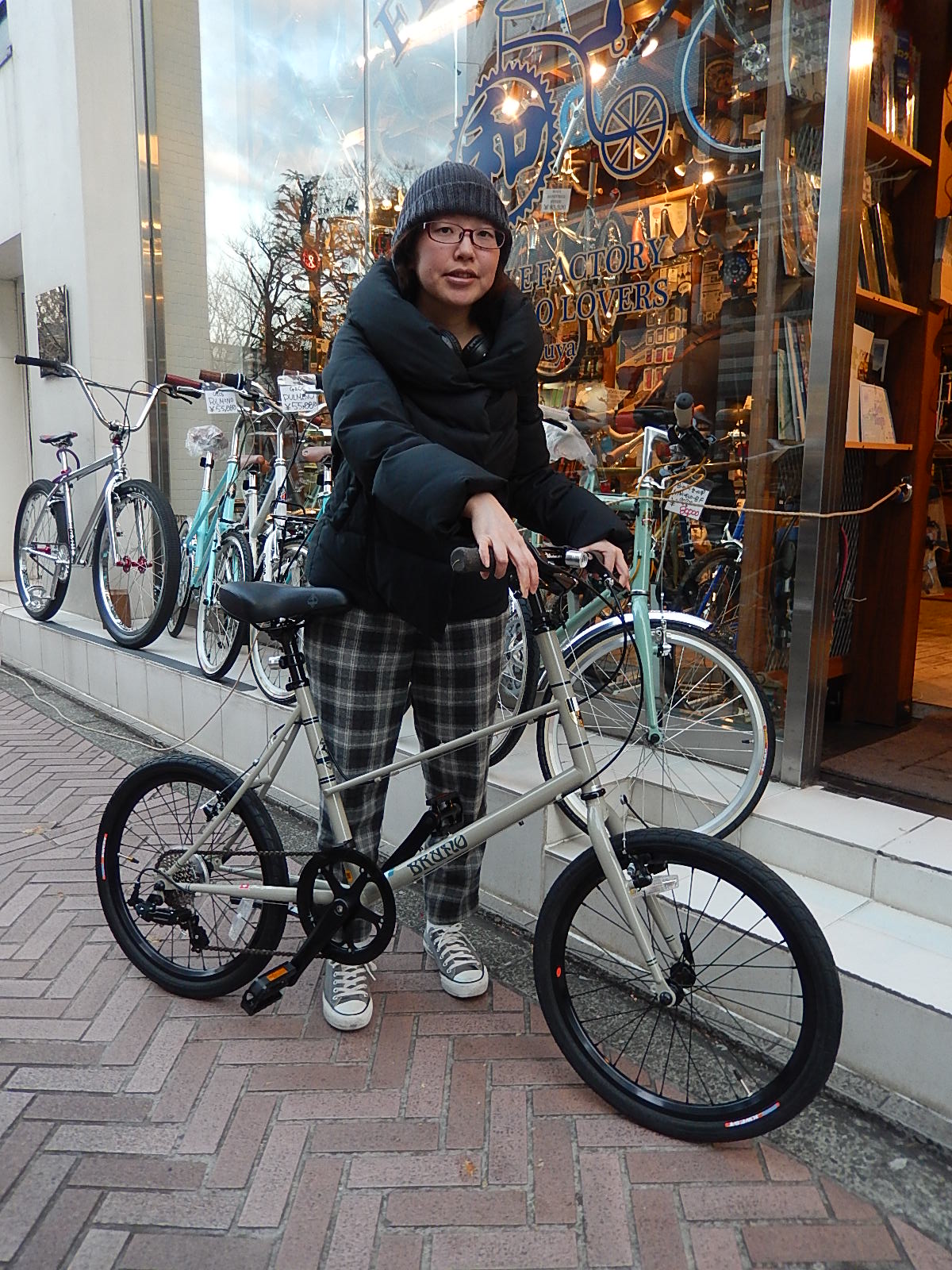 2月25日　渋谷　原宿　の自転車屋　FLAME bike前です_e0188759_1840338.jpg