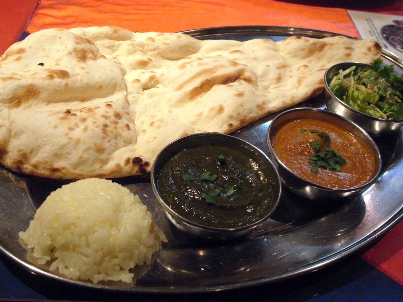 ここもトマトが強いね〔 Maharaja(マハラジャ)/インド料理/JR北新地・地下鉄西梅田〕_f0195971_10211240.jpg