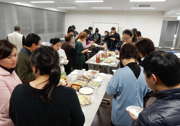書道にチャレンジ!(火曜日夜教室)_e0175020_15461127.jpg
