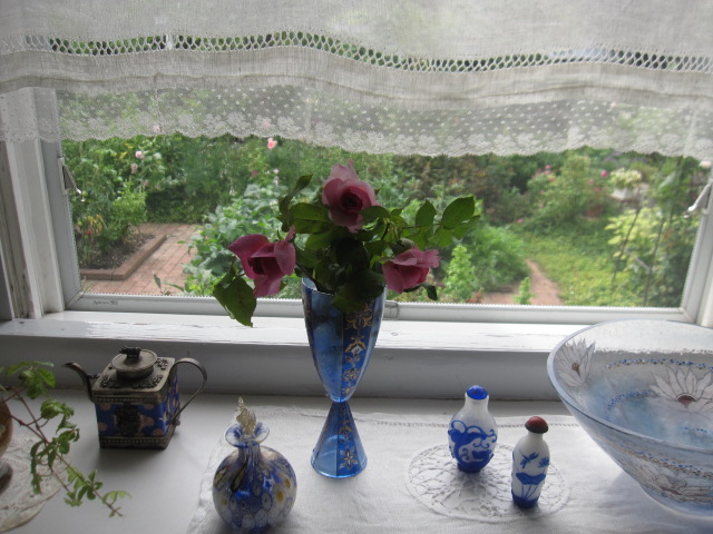 お庭が薔薇で綺麗になってきた~_a0279743_1917238.jpg