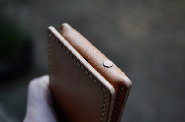 iPhone leather case custom_b0172633_21113930.jpg