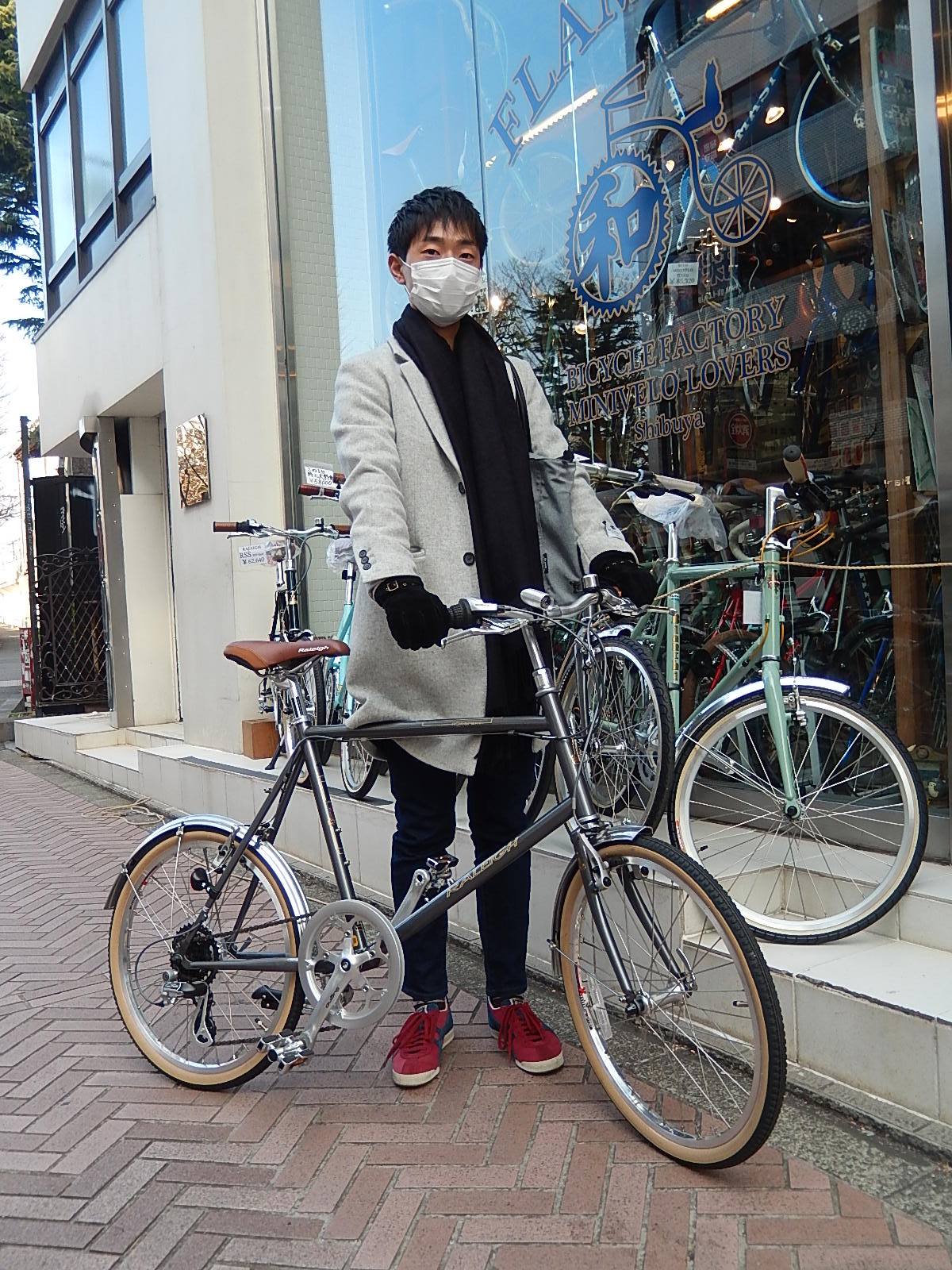 2月27日　渋谷　原宿　の自転車屋　FLAME bike前です_e0188759_17281999.jpg