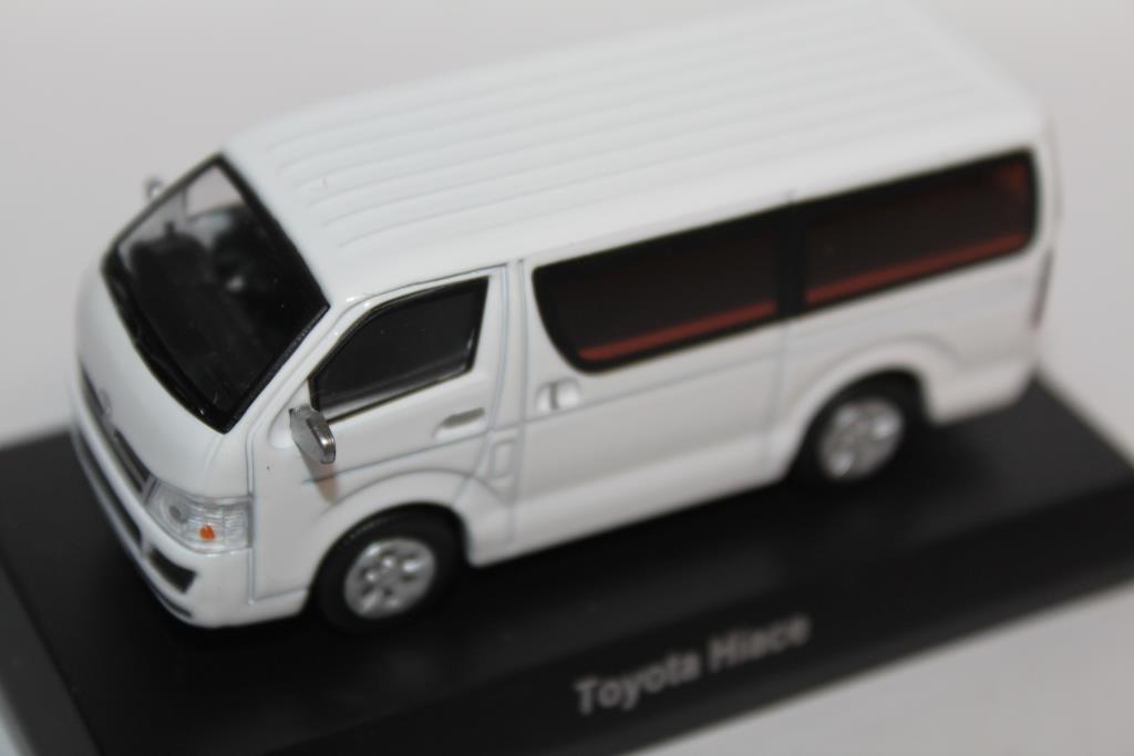 1/64 Kyosho TOYOTA 2 Hiace_b0285587_646401.jpg