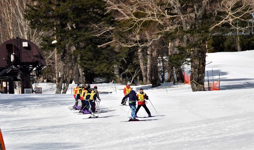 山で遊ぼう！　…　スキーで遊びました_b0149200_2147030.jpg