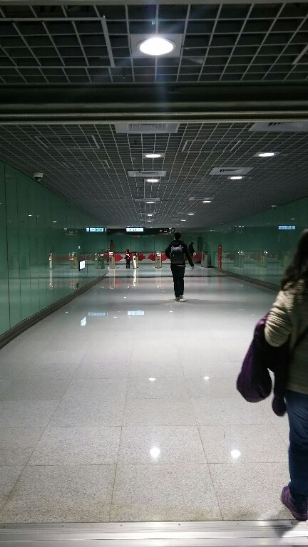 新幹線の桃園駅から開通ホヤホヤの地下鉄で桃園空港まで行ってみました〜_b0182708_20564635.jpg