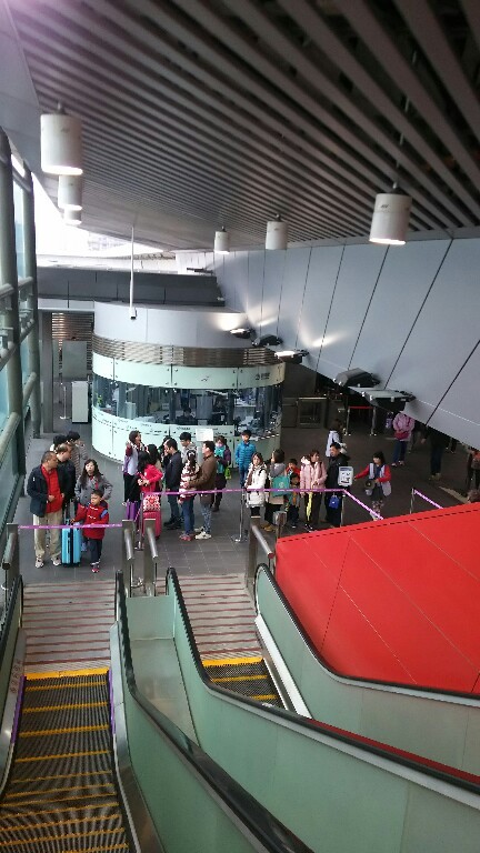 新幹線の桃園駅から開通ホヤホヤの地下鉄で桃園空港まで行ってみました〜_b0182708_20575748.jpg