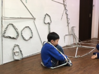 新聞紙棒で作ったよ☆2月の出張教室☆_b0215321_1213023.jpg
