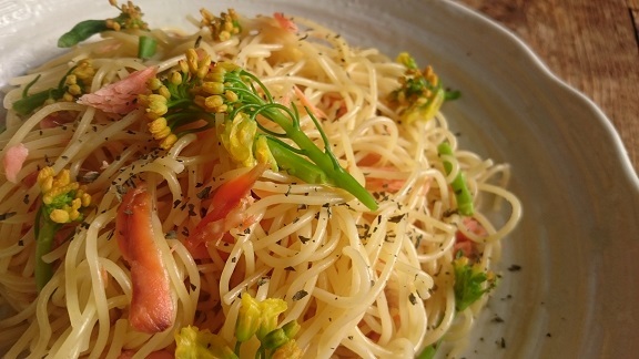 菜の花と鮭のパスタ♪_a0162330_13333112.jpg