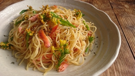 菜の花と鮭のパスタ♪_a0162330_13340067.jpg