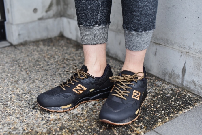お待たせしました(^^♪ 希望サイズの入荷です★ new balance CM1600 COOL BLACK!_d0152280_21141273.jpg