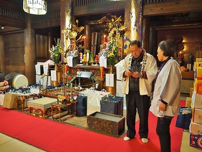 お祭りが始まりました_c0336902_19012505.jpg