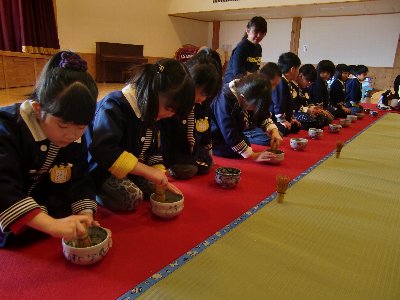 【舟見ヶ丘保幼園】　2016年度（＝11回目）の“オンリー碗”_f0076957_21382337.jpg