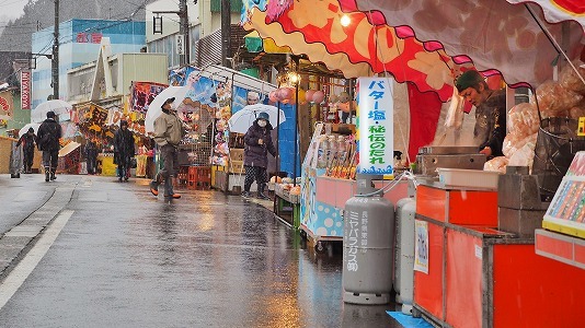 今日は「裸押合い大祭」！_c0336902_09303479.jpg