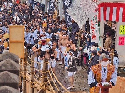 裸押合い大祭(大名行列)_c0336902_16310855.jpg