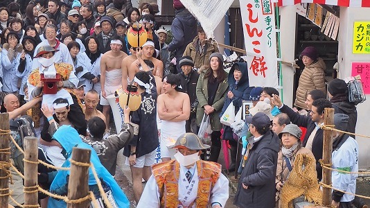 裸押合い大祭(大名行列)_c0336902_16311276.jpg