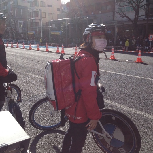 東京マラソン2017 折り返し地点付近で_b0207413_16194708.jpg