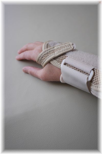 手首 小指側 の痛みで手外科の専門医のいる整形外科へ Less Is More 手首 小指側 の痛みで手外科の専門医のいる整形外科へ Less Is More