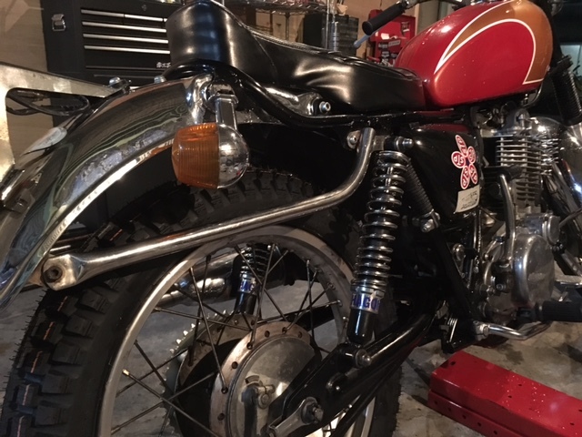 SR400タイヤ交換、520コンバート、HAGONサス : カスタムバイク SR400タイヤ交換、520コンバート、HAGONサス : カスタムバイク
