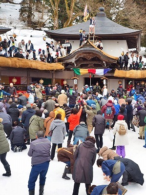 裸押合い祭り(福餅撒与)_c0336902_12201236.jpg