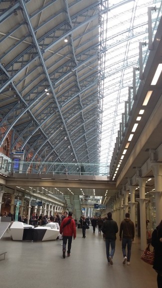 お土産も全部揃っちゃう！King\'s Cross / St. Pancras駅って？_a0194964_00310215.jpg