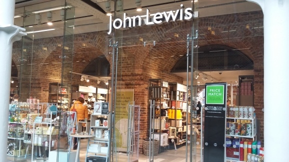 お土産も全部揃っちゃう！King\'s Cross / St. Pancras駅って？_a0194964_00414132.jpg