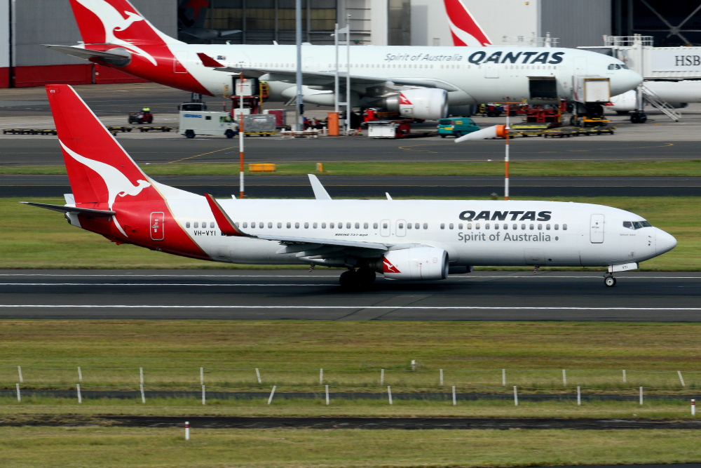 2017シドニー遠征 その4 シドニー1日目 カンタス航空 B737-800_e0204891_20163367.jpg