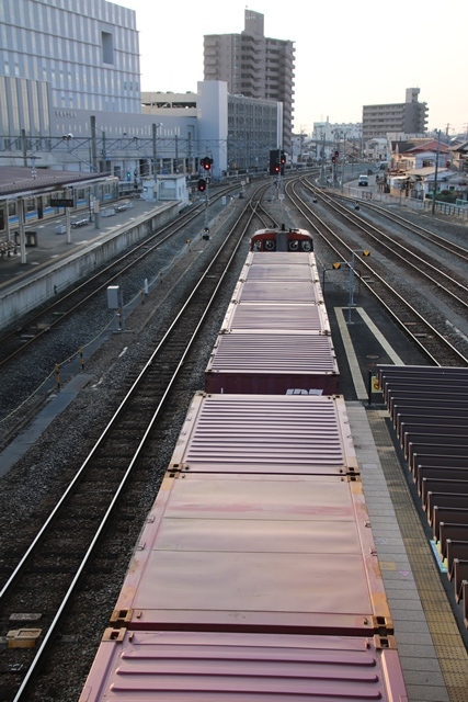 藤田八束の鉄道写真@鉄道事業が豊かな日本を作る・・・鉄道は人手不足、運送業に貢献、頑張れ東芝!!_d0181492_01235693.jpg