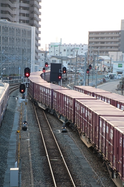 藤田八束の鉄道写真@鉄道事業が豊かな日本を作る・・・鉄道は人手不足、運送業に貢献、頑張れ東芝!!_d0181492_01243794.jpg