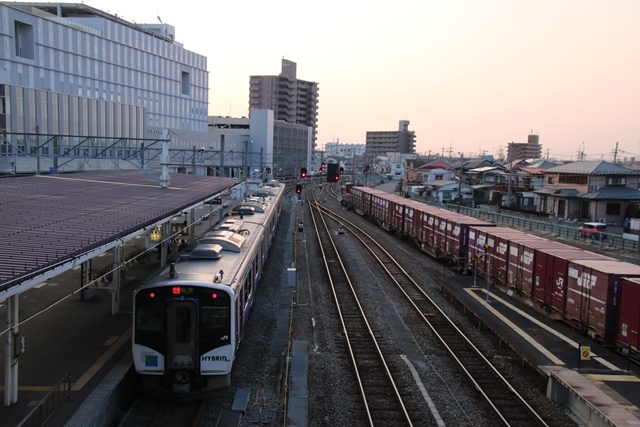 藤田八束の鉄道写真@鉄道事業が豊かな日本を作る・・・鉄道は人手不足、運送業に貢献、頑張れ東芝!!_d0181492_01244999.jpg