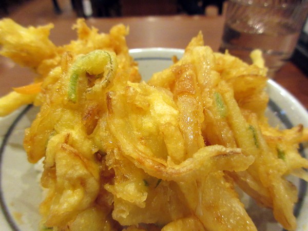 丸亀製麺 きつねうどんとかき揚げ丼 爆食 お散歩アルバム 賑やかな夏に