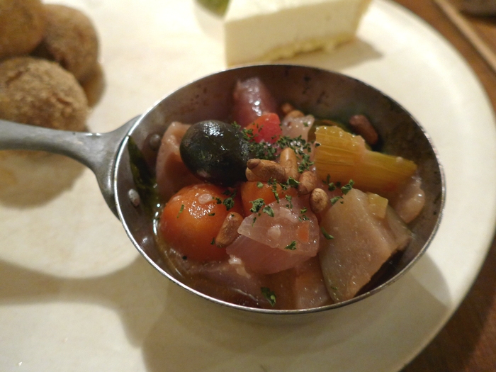 市ヶ谷「古民家ビストロ 燕食堂」へ行く。_f0232060_20284273.jpg