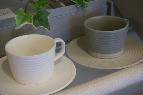 ☆食器入荷しました☆_a0143711_16563068.jpg