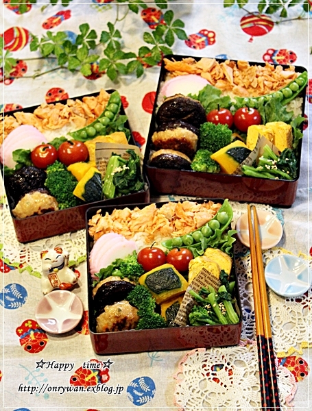 焼き鮭ほぐしのっけておばんざい弁当とふきのとうの天ぷら♪_f0348032_18065044.jpg