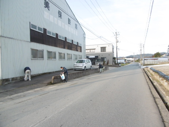 環境美化活動を行いました。_b0254686_14324349.jpg