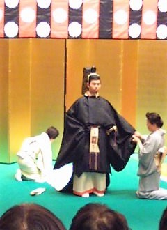 ひいなまつり　十二単着付け実演_b0205694_22381167.jpg