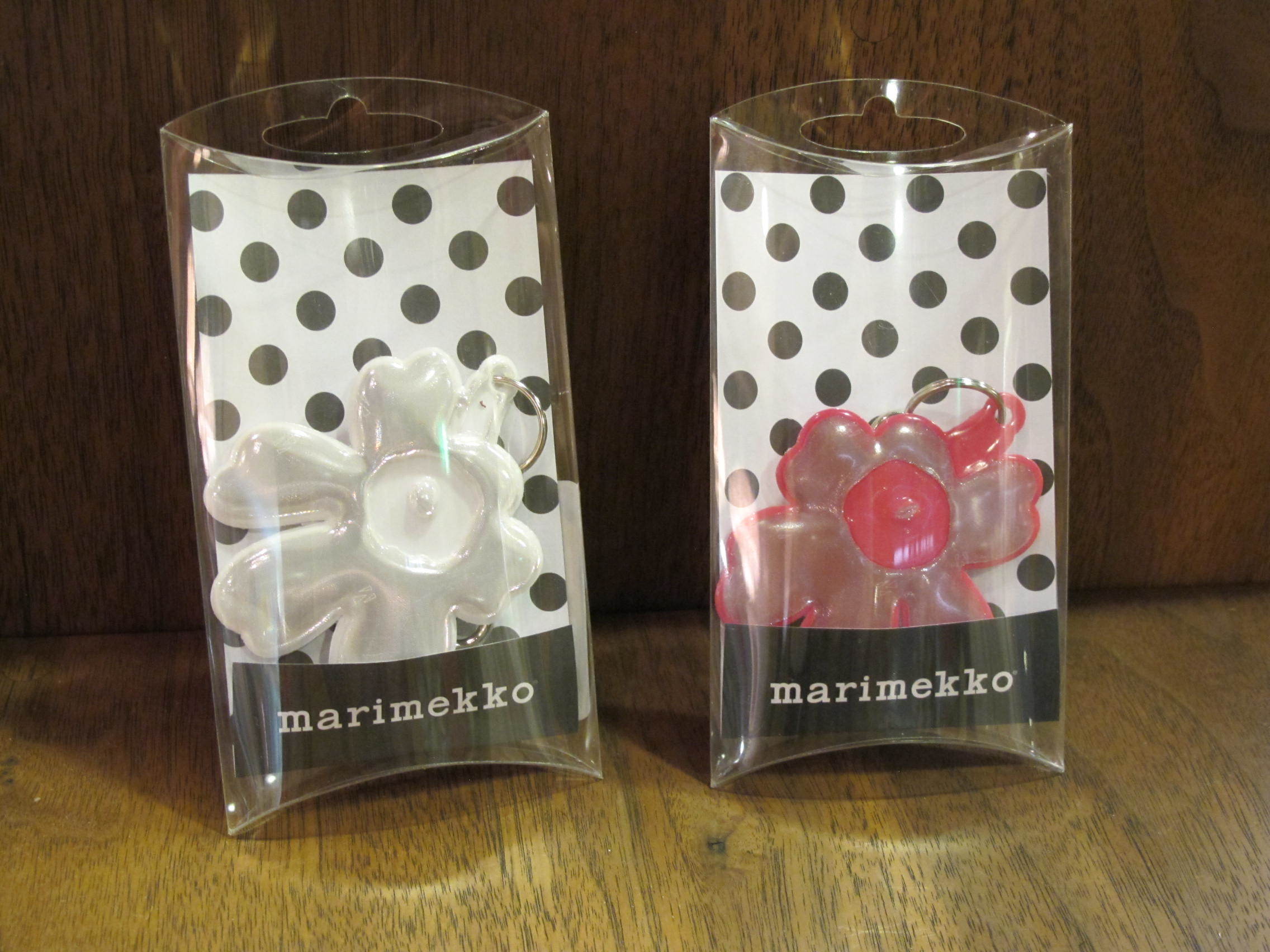 marimekko リフレクター入荷しました!_d0182409_18100487.jpg