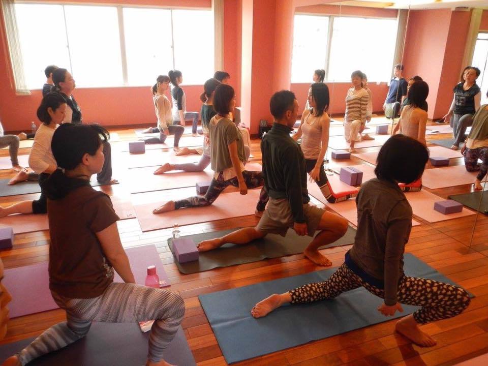 Yin 陰 Yoga  『 進化した陰ヨガ 』と週末イベントの告知_d0240462_20573024.jpg