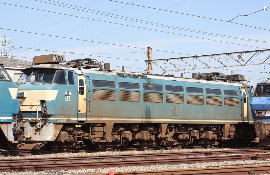 吹田機関区休車機27～EF66-21＋26移動～_e0365211_22271849.jpg