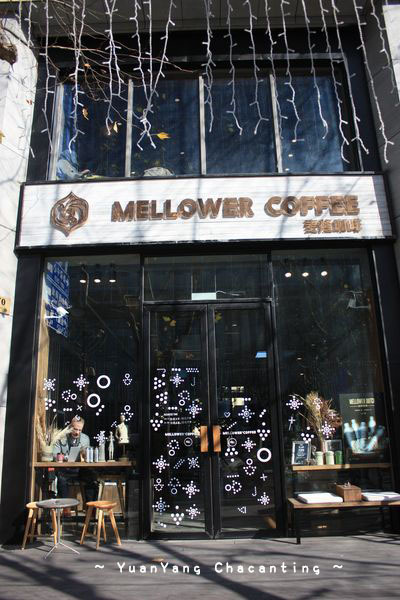 お薦めは美味しい珈琲とバリスタカレンダー？～MELLOWER COFFEE@上海_a0132659_08422694.jpg