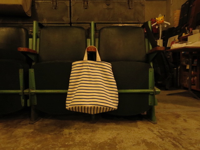 \"SOURCE-TAP × TheThreeRobbers EZ Oblong(Marnier)Bag\"ってこんなこと。_c0140560_15234371.jpg