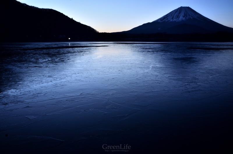 精進湖の朝_f0321522_11523183.jpg