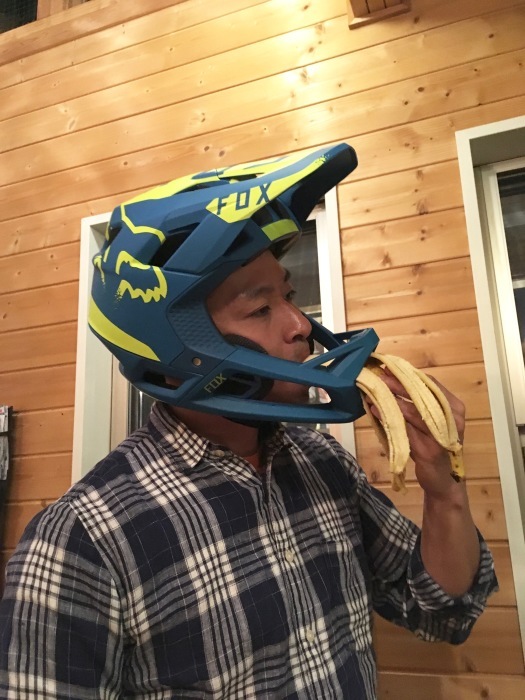 無駄にハイスペックなヘルメット ああ たちごけ人生 無駄にハイスペックなヘルメット ああ たちごけ人生