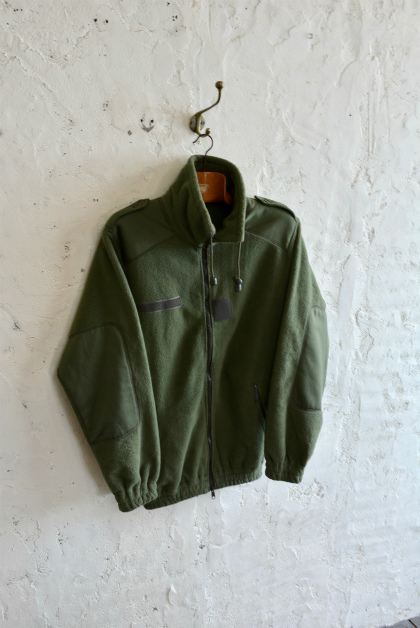 French army Fleece jacketとスタッフ募集のお知らせ_f0226051_17154645.jpg