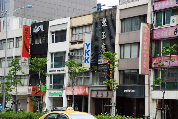f0247849_00120939.jpg