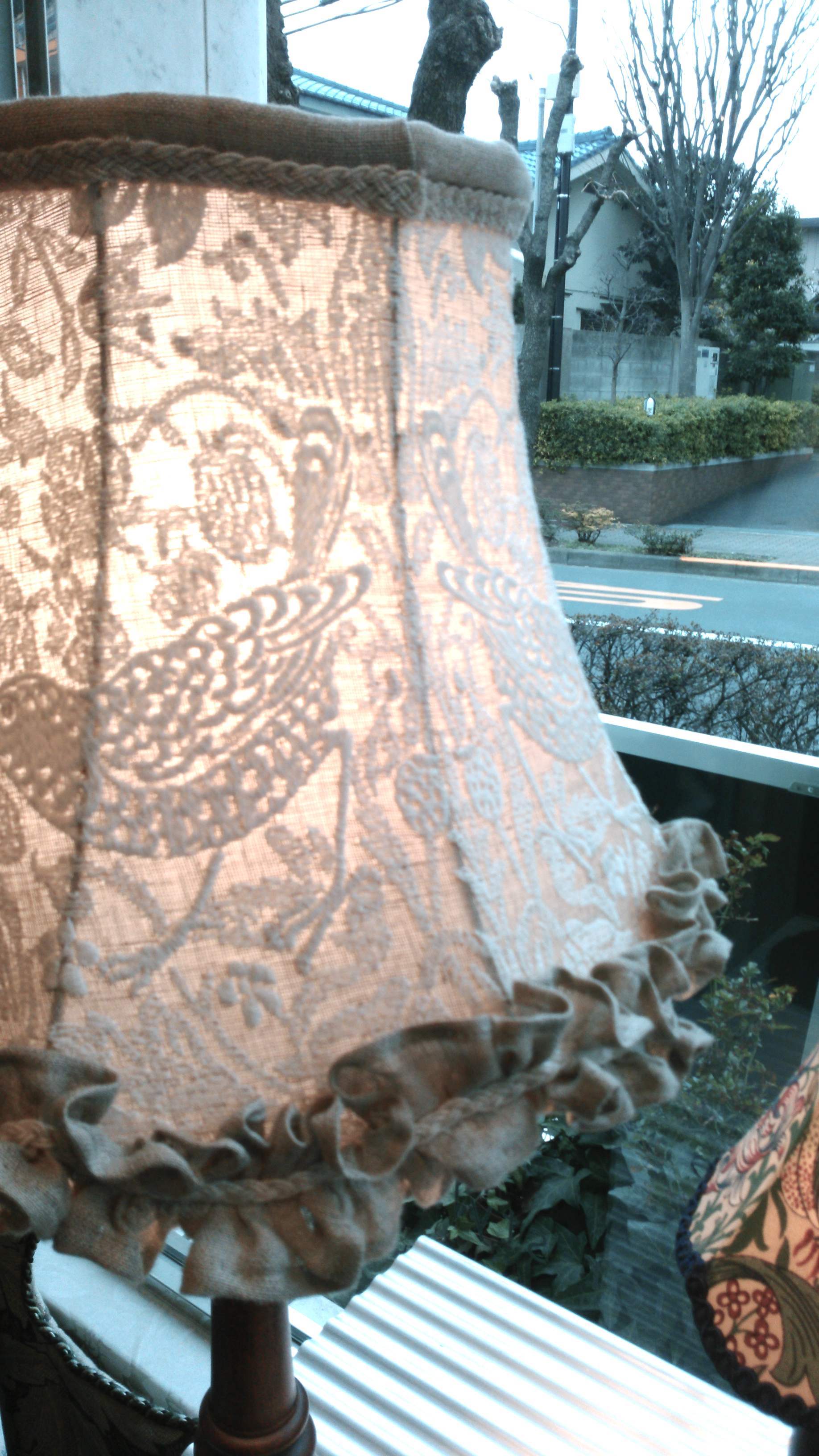 PURE MORRIS いちご泥棒 ランプシェードが完成しました!_c0157866_13211846.jpg