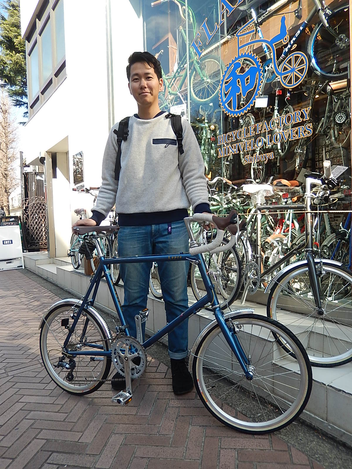 3月11日 渋谷 原宿 の自転車屋 FLAME bike前です_e0188759_1737699.jpg