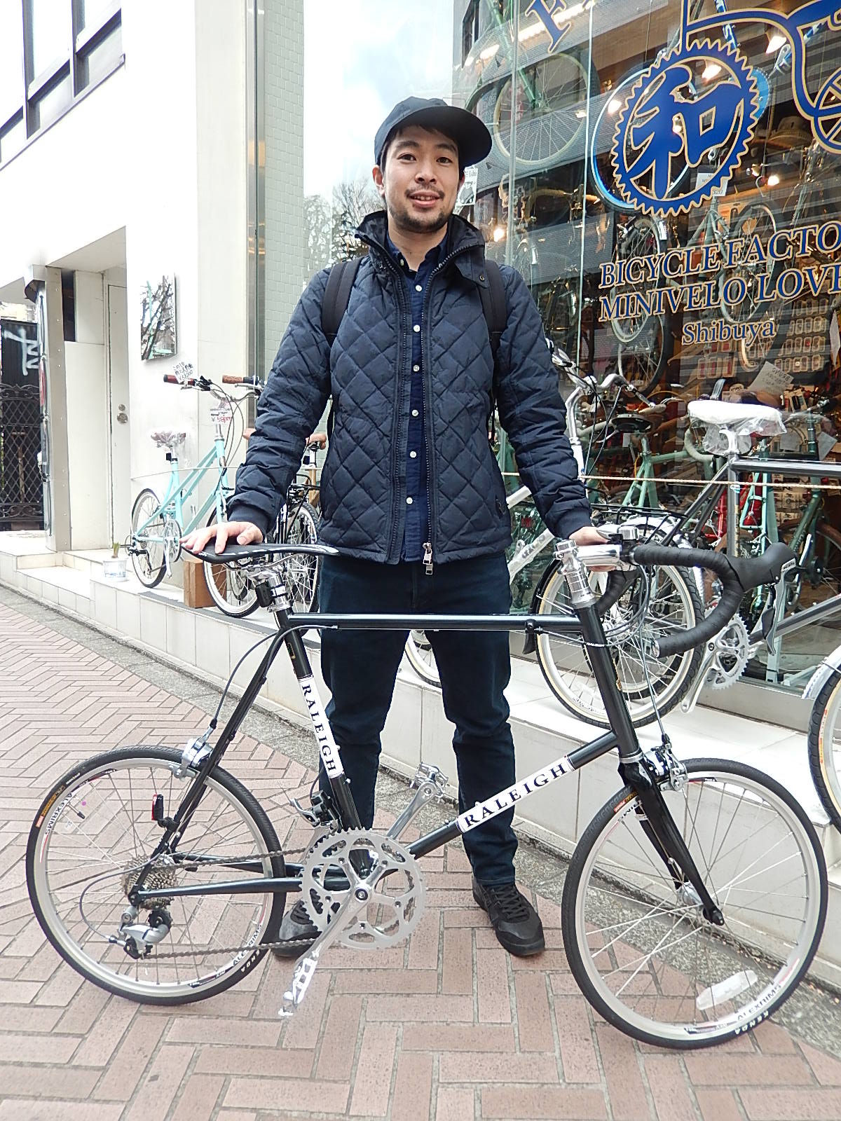3月11日 渋谷 原宿 の自転車屋 FLAME bike前です_e0188759_173853100.jpg