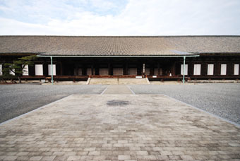 永遠の建築 三十三間堂 日日日影新聞 Nichi Nichi Hikage Shinbun 永遠の建築 三十三間堂 日日日影新聞 Nichi Nichi Hikage Shinbun
