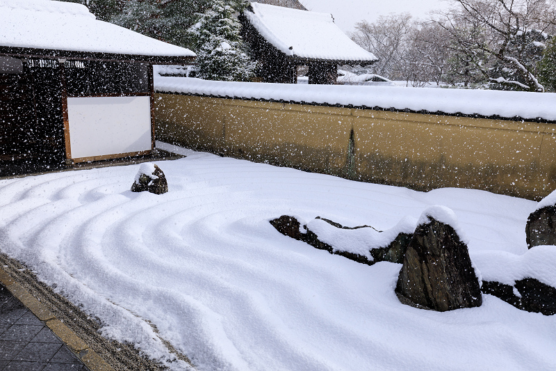 大徳寺・瑞峯院の雪景色_f0155048_22192652.jpg